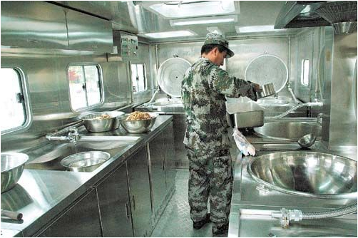 东风六驱特警餐厨车