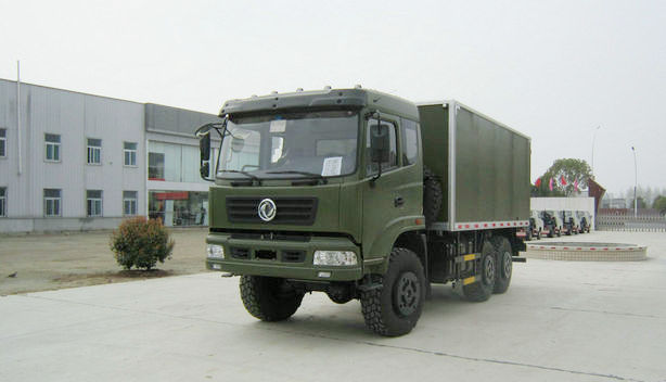  军用东风六驱越野厢式工具车