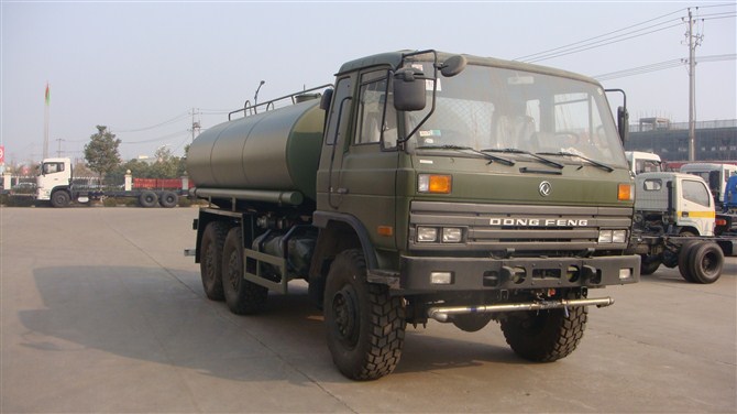 东风六驱越野洒水车