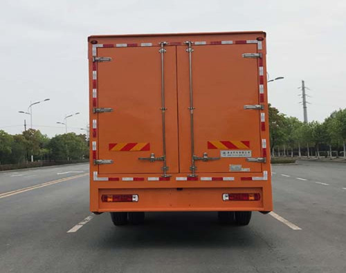 100-300KW移动应急电源车