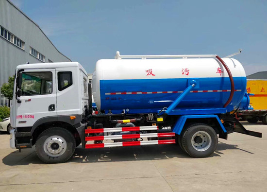 东风D9多功能吸污车