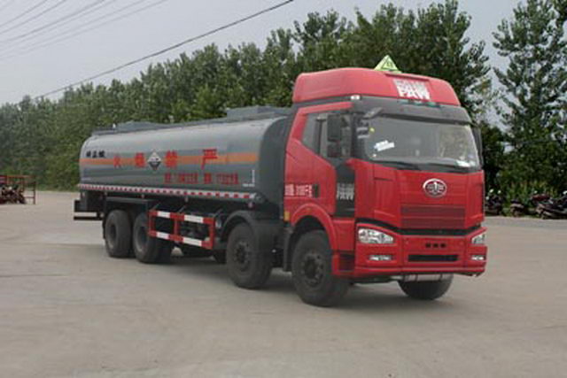 解放前四后八稀盐酸运输车